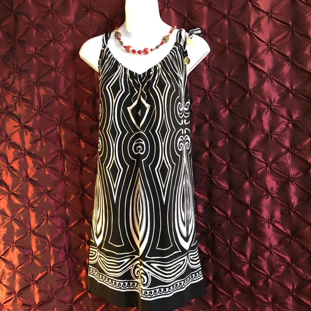 📌 White House Black Market  Shift Dress with Straps